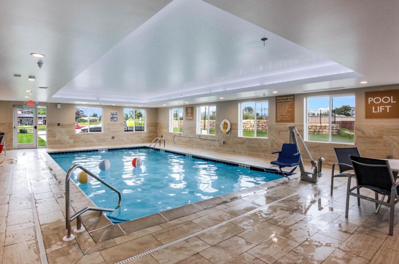 Candlewood Suites - Brighton By Ihg Eksteriør bilde